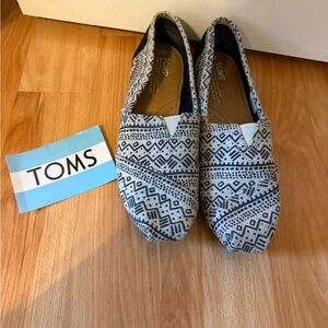 TOMS Monochrome Geometric Slip-Ons